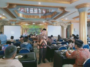 Bertempat Di Hotel Sultan Buya Asra Faber Hadir Sebagai Narasumber, Dengan Tema Bimbingan Teknis Peningkatan Kapasitas Pemangku Adat