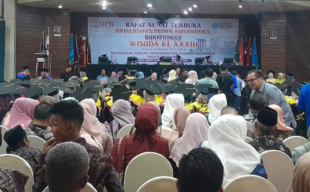 Dr.H.Suir Syam.M.Kes Eks Anggota DPR RI Hadiri 205 Wisuda Universitas Prima Nusantara