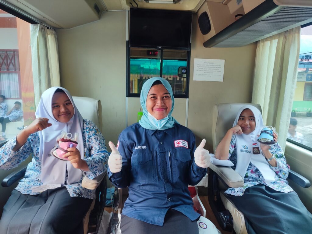 PMR WIRA SMA Negeri 1 Bukittinggi Gelar Donor Darah rutin,wujudkan kepedulian sosial dikalangan siswa