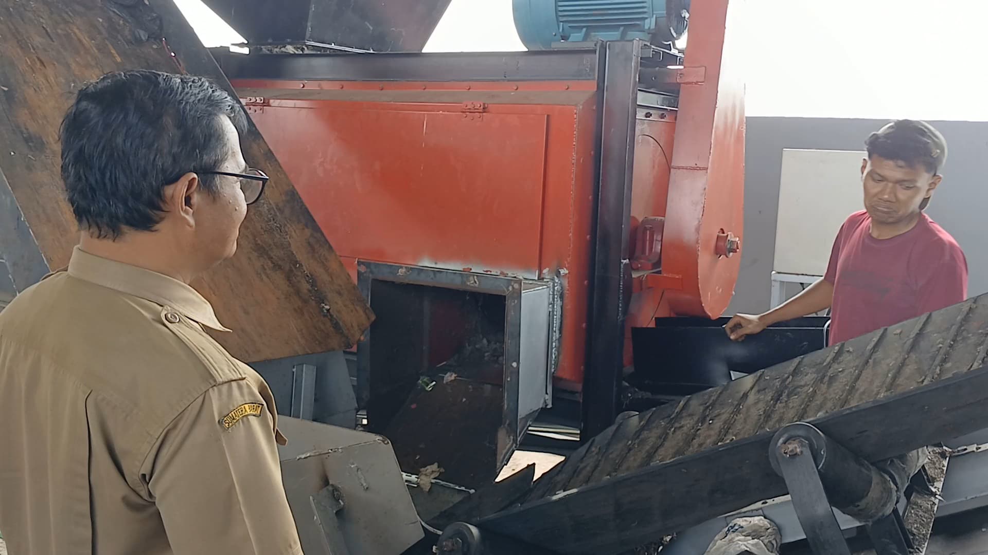 Ada apa dengan proses pengadaan mesin pengelolaan sampah yang menghabiskan 7,7 Milyar Bantuan khusus keuangan(BKK) Pemrov Sumbar ?