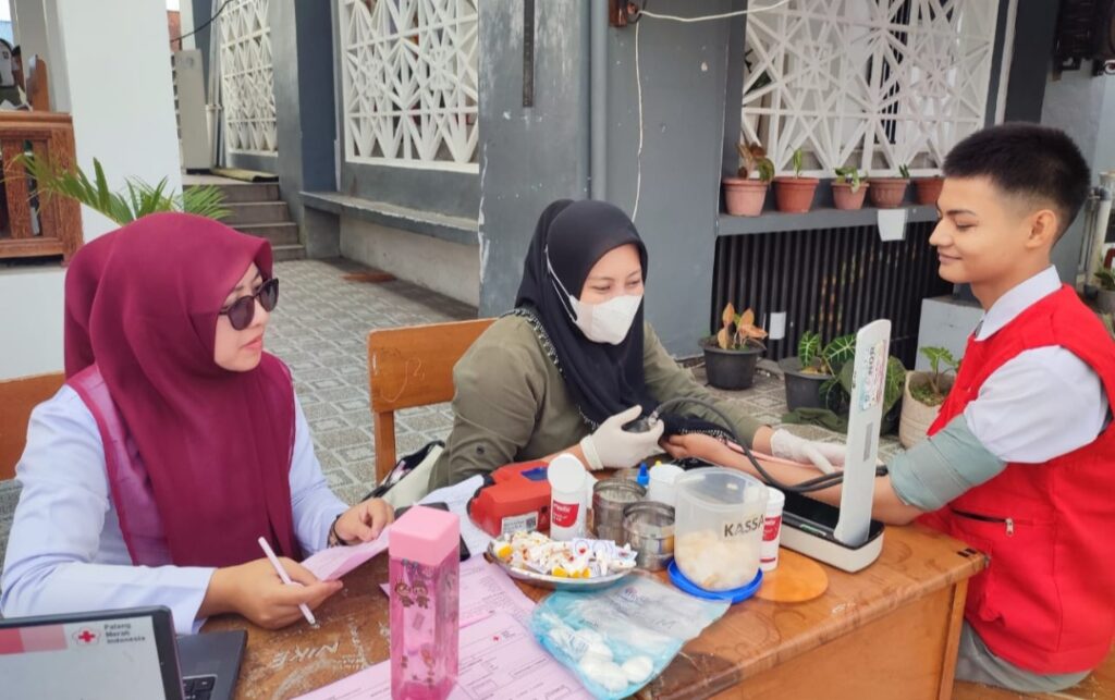 Kegiatan Donor Darah Yang Sudah Lama Terjalin Antara SMA Negeri 2 Dengan PMI Kota Bukittinggi,Mendapatkan Apresiasi Dari Masyarakat