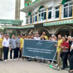 Sambut Ramadhan1446 H, Karyawan Hotel Santika Bukittinggi lakukan General Cleaning Tempat Ibadah