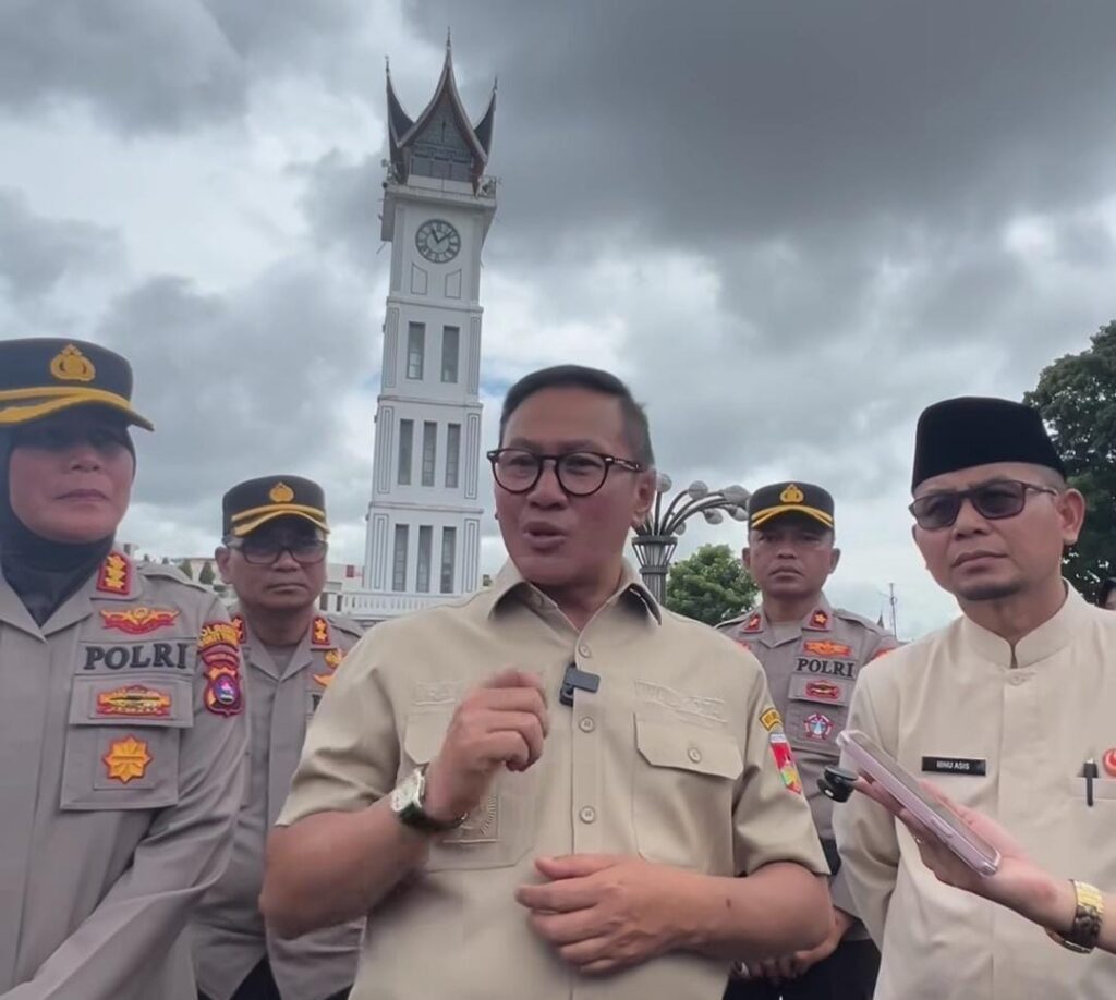 Wacana akan adanya Bioskop di Bukittinggi, Ramlan ;” Sudah ada penawaran Cineplex,kalau serius kenapa tidak mungkin dan akan secepatnya terealisasikan”