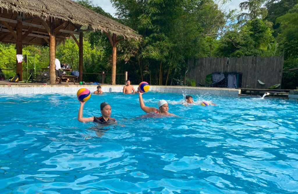 Bhayangkara Water Polo Bukittinggi merupakan klub olah raga Polo Air pertama yang dibentuk di Kota Bukittinggi.