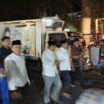 Tidak Diduga-duga,Walikota Bukittinggi, Ramlan Nurmartias Berjalan Kaki Keluar Dari Rumah Dinas