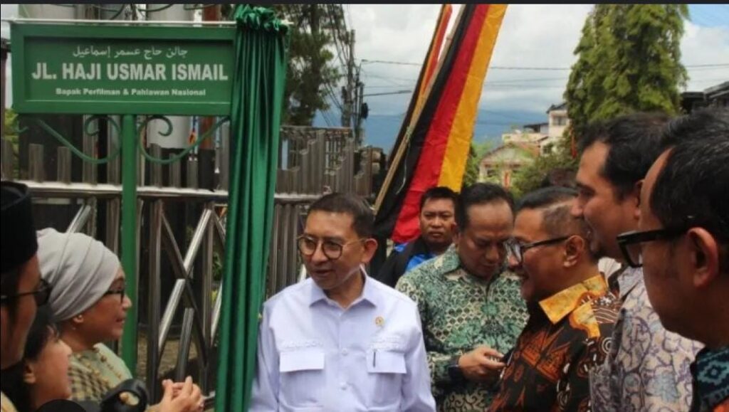 Menteri Kebudayaan Fadli Zon Resmikan Nama Jalan Haji Usmar Ismail di Bukittinggi