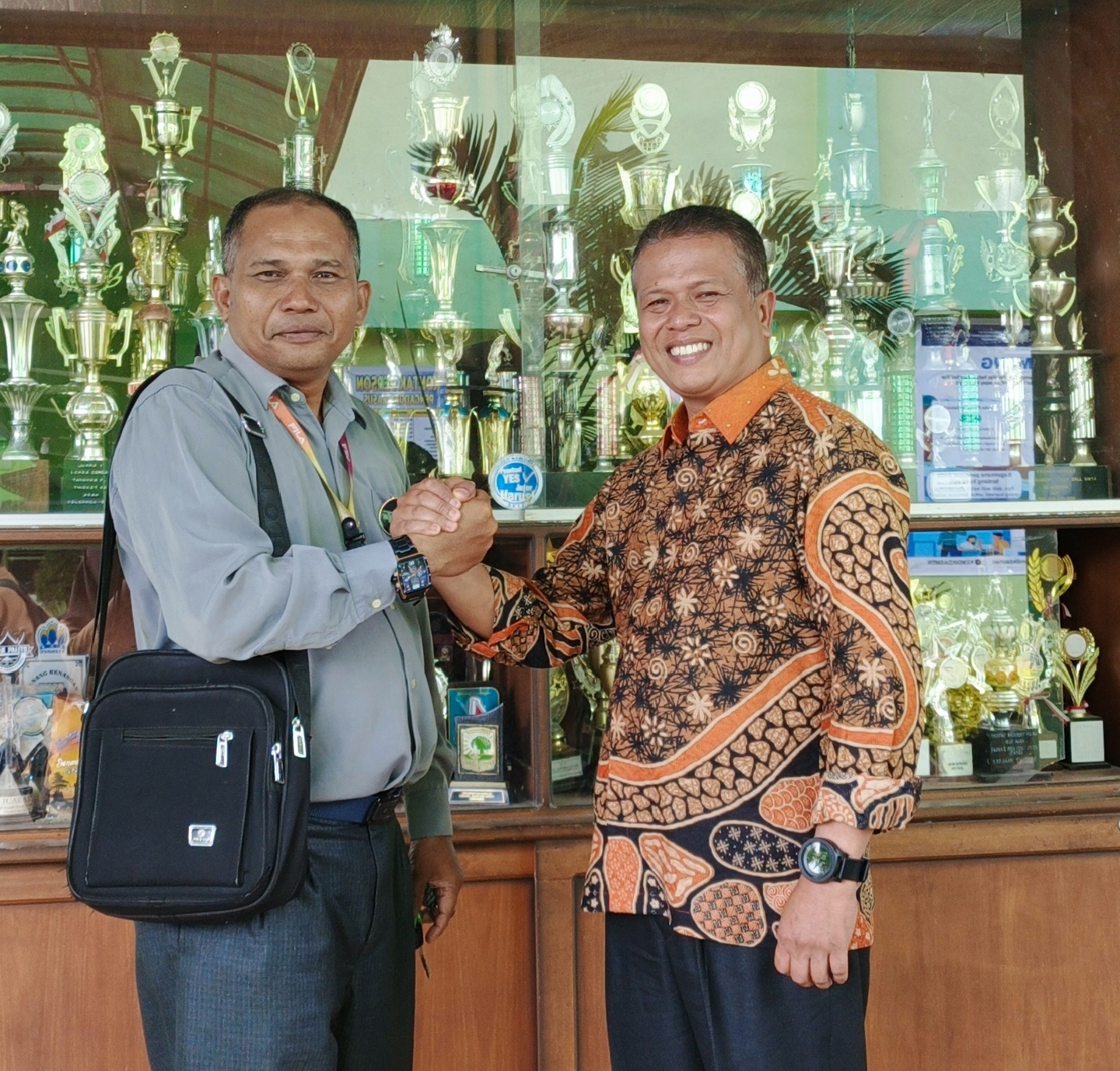 Harpizon Astani, SPd. M.Si, Kepala Sekolah SMAN 1 Tilatang Kamang Respon Positif Kunjungan LSM dan Wartawan