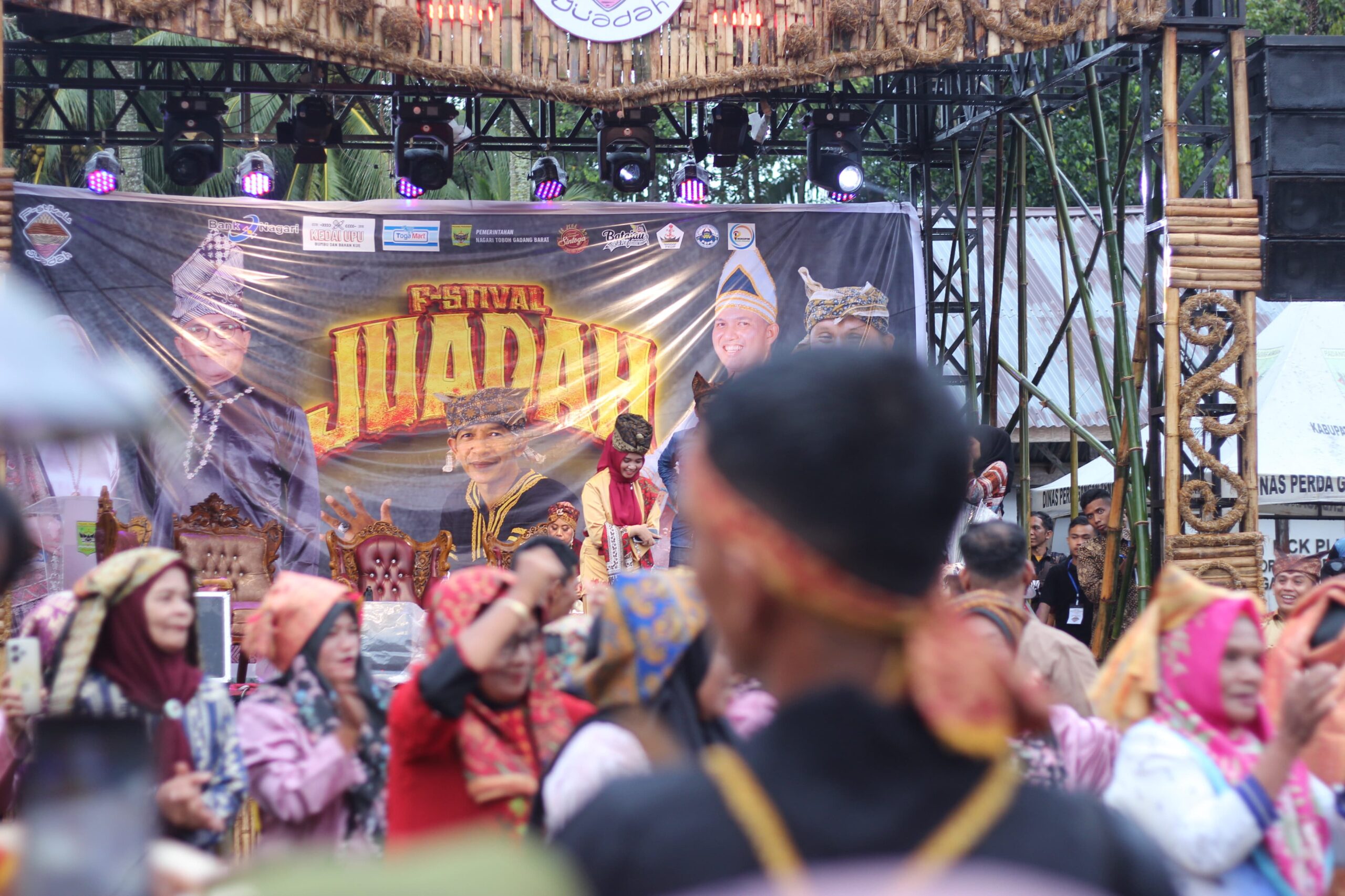 Festival Juadah Perdana Digelar Meriah Di Padang Pariaman, Dihadiri Menteri UMKM