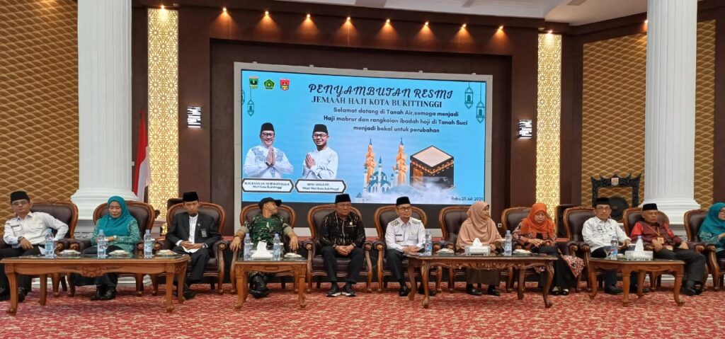 Pemko Bukittinggi Sambut Resmi Kepulangan Jamaah Haji Kota Bukittinggi 1446 H