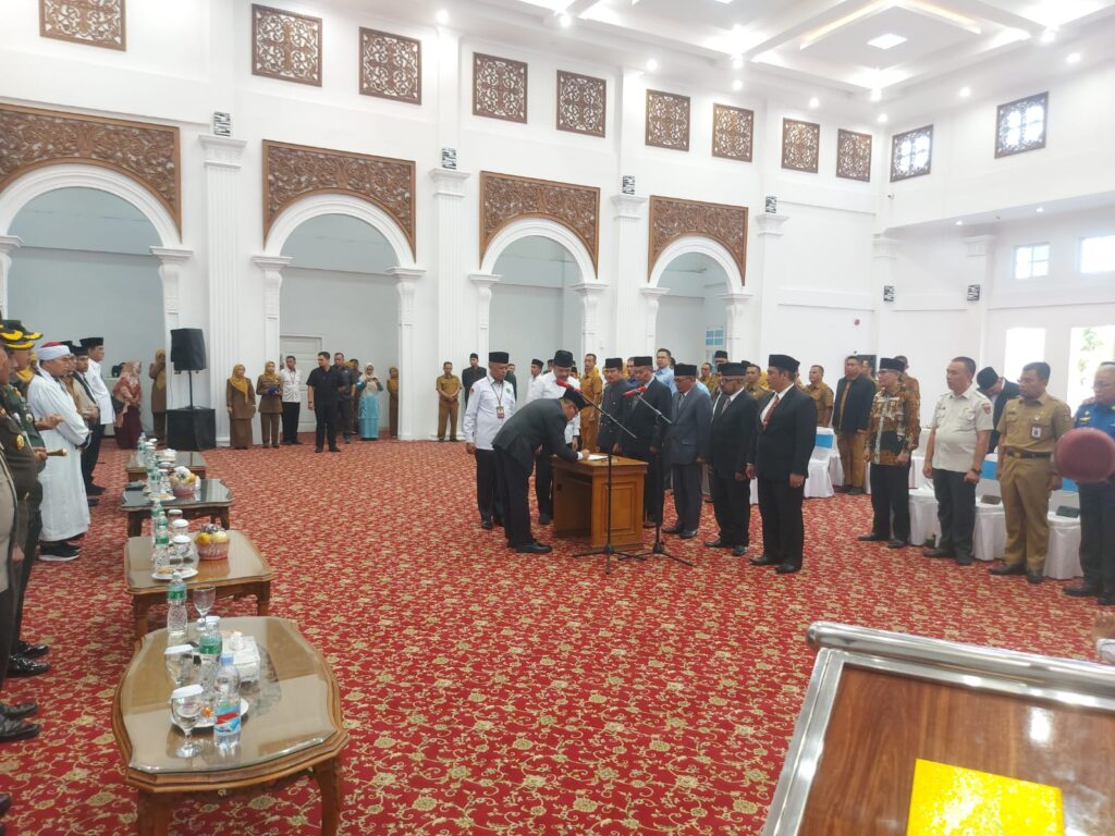Walikota Bukittinggi Resmi Lantik Pimpinan BAZNAS Kota Bukittinggi 2025-2030