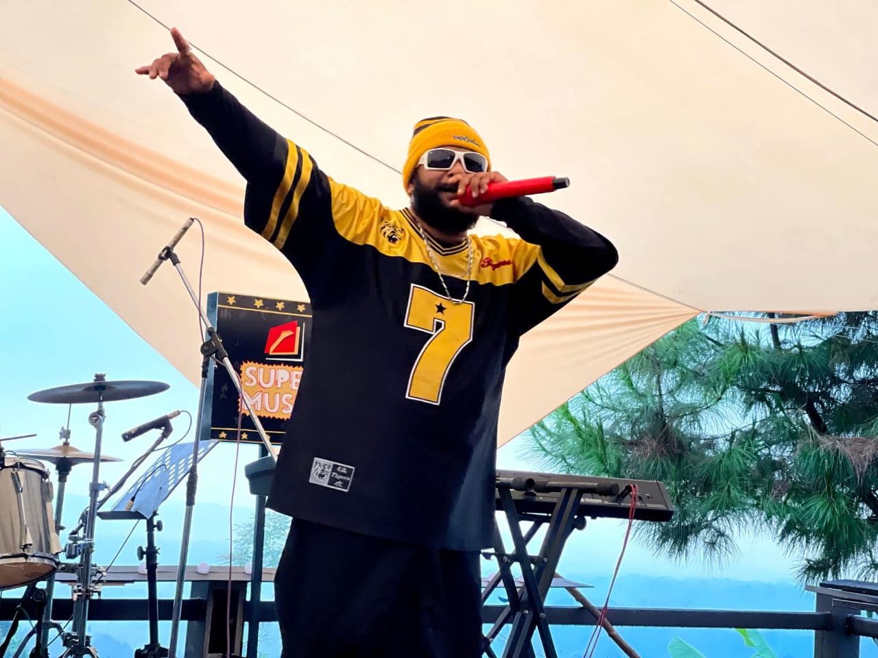 Dari Anak Kolong Tomy Bollin Hadir Sebagai Aktor Seni,Rap, Budaya, Dan Ekspresi