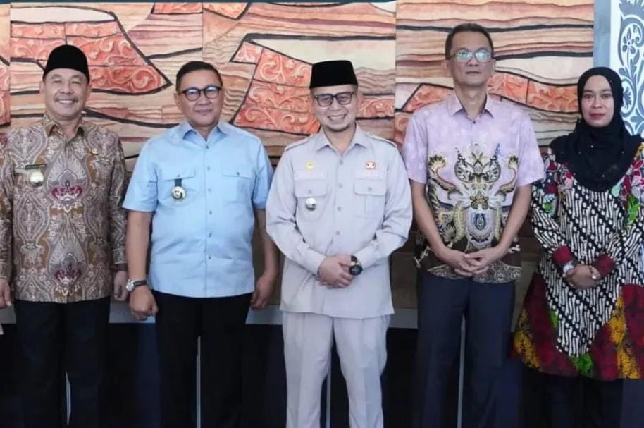 Sekda Rismal Hadi Buka Penguatan Kapasitas HAM Komunitas di Bukittinggi
