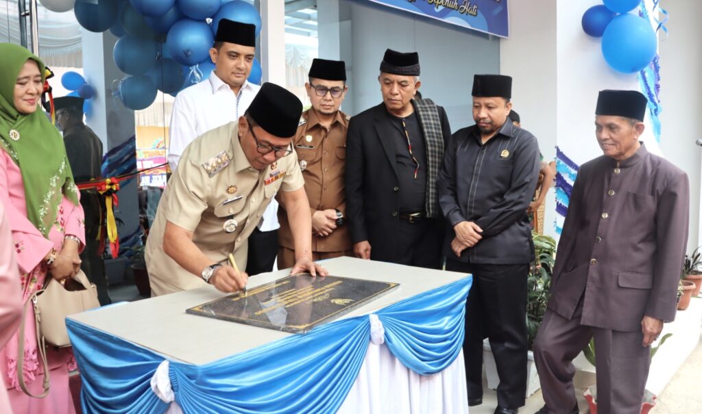 Pemko Bukittinggi Hantar Rancangan Perda Tentang Perubahan Perda Nomor 11