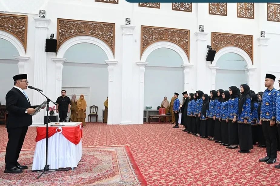 Cerita di Balik Pelantikan 58 PNS Bukittinggi: Pesan Tegas Wako Ramlan hingga Perpisahan 42 Tahun Pengabdian