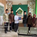 Haru di KUA Guguk Panjang, Tiga Mahasiswa Ma’had ‘Aly Parabek Akhiri Pengabdian Selama Dua Bulan