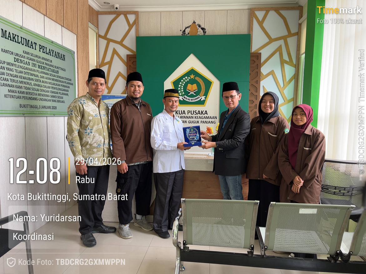Haru di KUA Guguk Panjang, Tiga Mahasiswa Ma’had ‘Aly Parabek Akhiri Pengabdian Selama Dua Bulan
