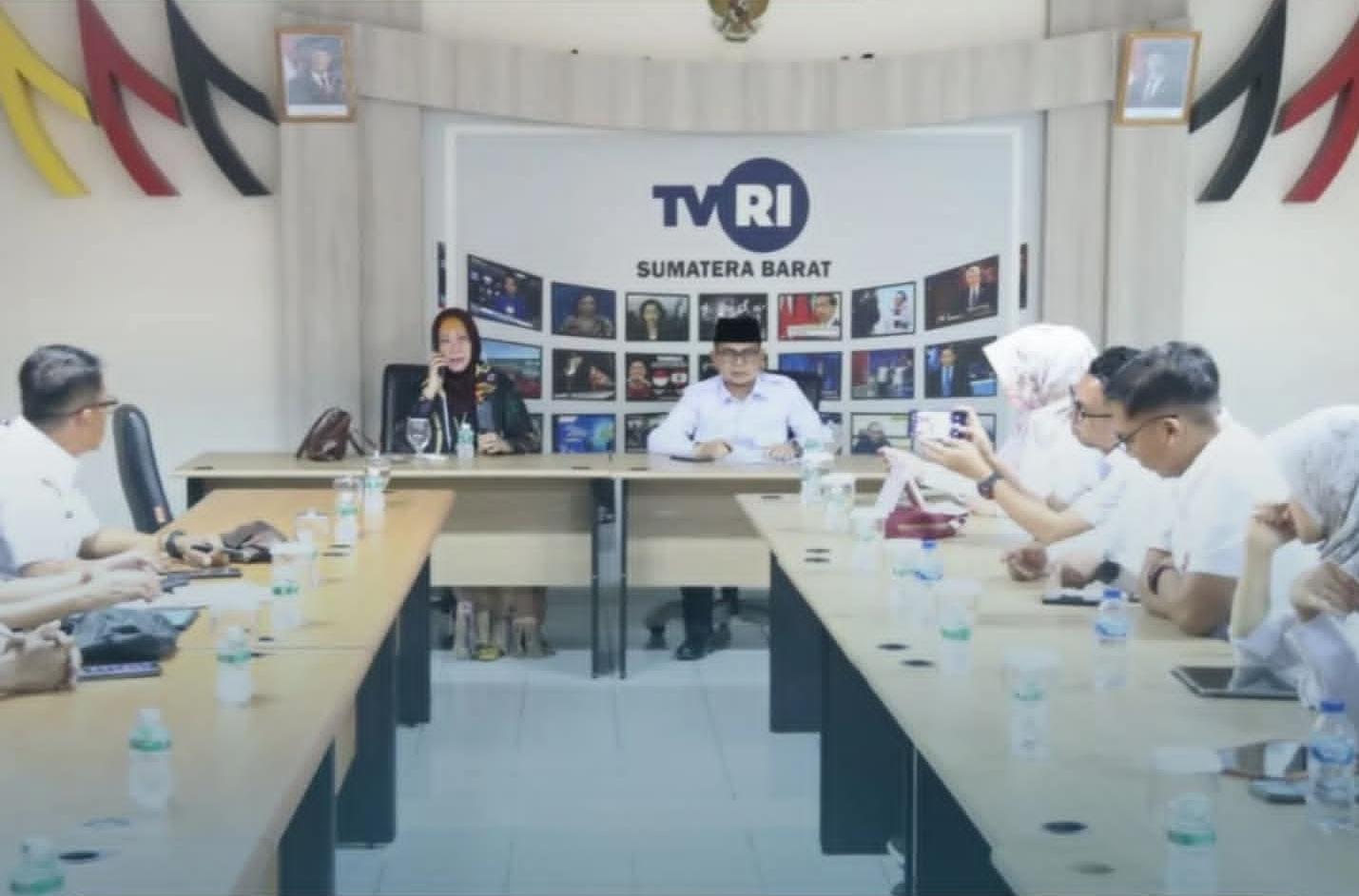 IMLF ke-4 Menggema ke Dunia, Pemko Bukittinggi Sulap 100 Tahun Jam Gadang Jadi Pesta Literasi Internasional