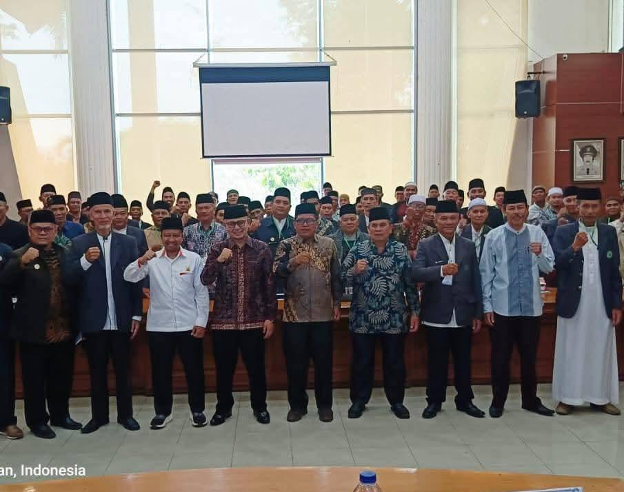 Ibnu Asis Buka Mubes VI Himpunan Da’i dan Mubaligh, Khairunnas Tk Nan Saleh Resmi Terpilih Pimpin HDM Bukittinggi 