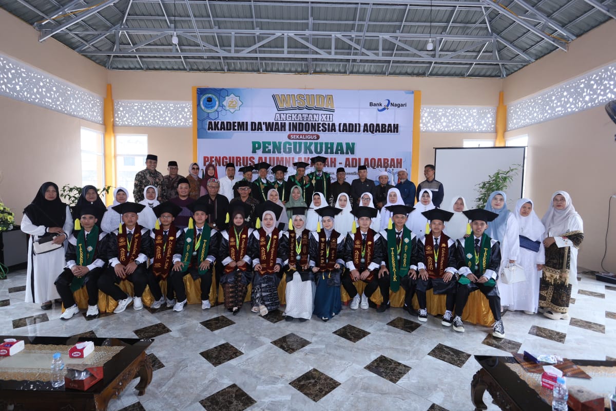 Melahirkan Da’i di Era Modern: ADI Aqabah Bukittinggi Wisuda Angkatan XII, Siap Mengabdi untuk Umat