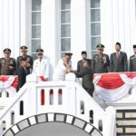Sejarah Baru Terukir di Bawah Jam Gadang, Wali Kota Bukittinggi Serahkan Bendera Pusaka 24e0b5a1-8deb-4701-bb68-2925663fe3d5