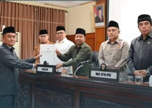 Pemko dan DPRD Bukittinggi Tandatangani Nota Kesepakatan Perubahan KUA-PPAS APBD 2026