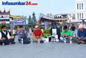 Lima Jurnalis Hilang di Selat Sunda, Doa Wartawan Bukittinggi Mengalir di Bawah Jam Gadang