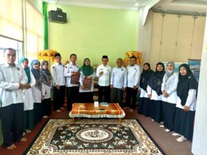 KUA Guguk Panjang Gelar Pisah Sambut Pegawai, Lepas Dua Pegawai dengan Penuh Haru