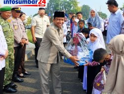 H. Syaiful Efendi, Lc., MA Hadiri Program Seragam Gratis, 3.619 Siswa Bukittinggi Terima Bantuan
